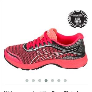 ASICS dynaflyte foam tennis shoes. Woman’s size 8.